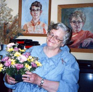 Winibee with birthday bouquet, 1995.  [21 kb]